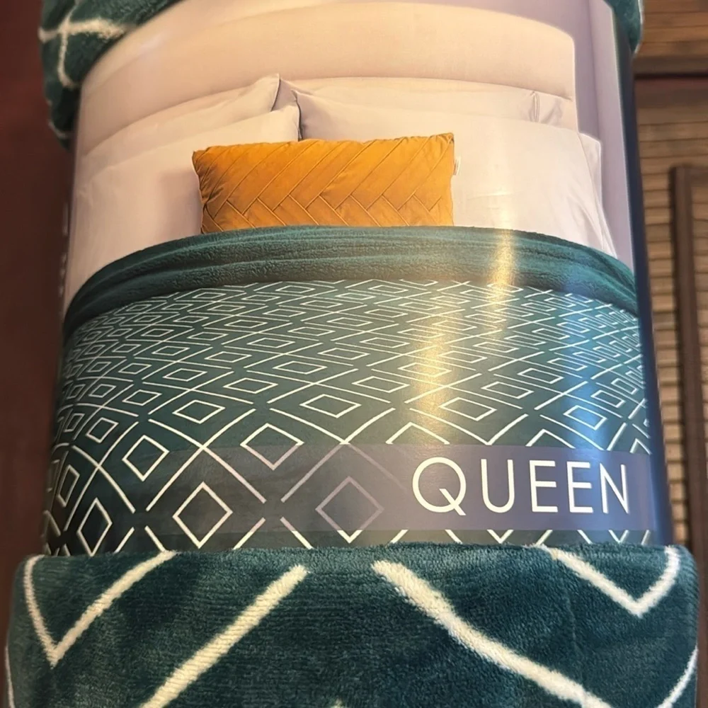 Life Comfort Sherpa Fleece Blanket Queen Green & White